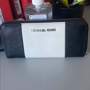 Michael Kors black and white leather wallet